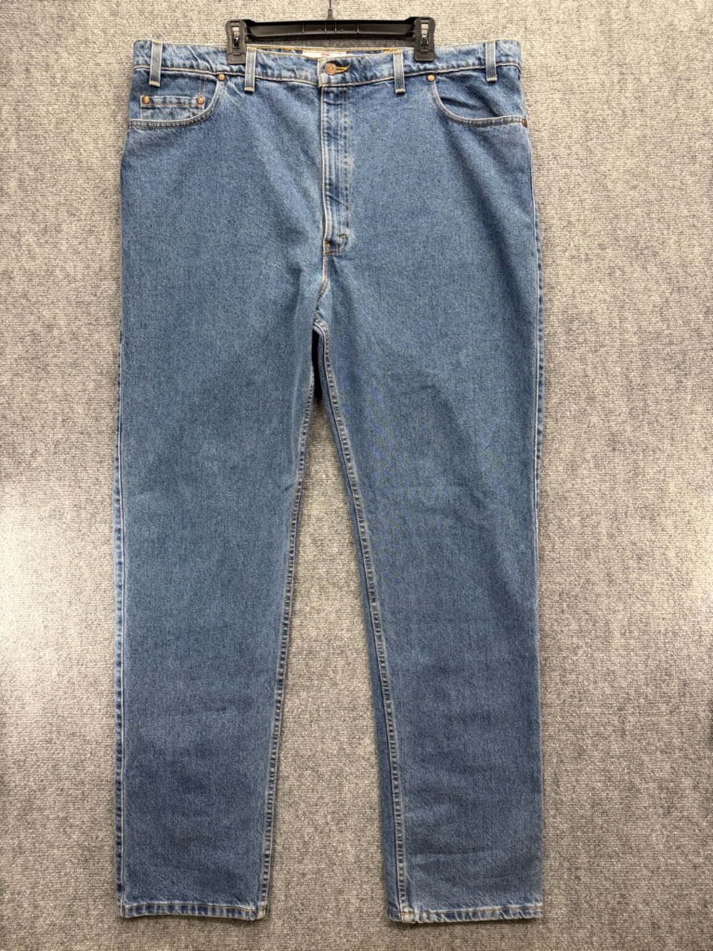 VTG 90’s Levi’s Signature 540 Relaxed Leather Patch Gold Tag jeans Size 46x36